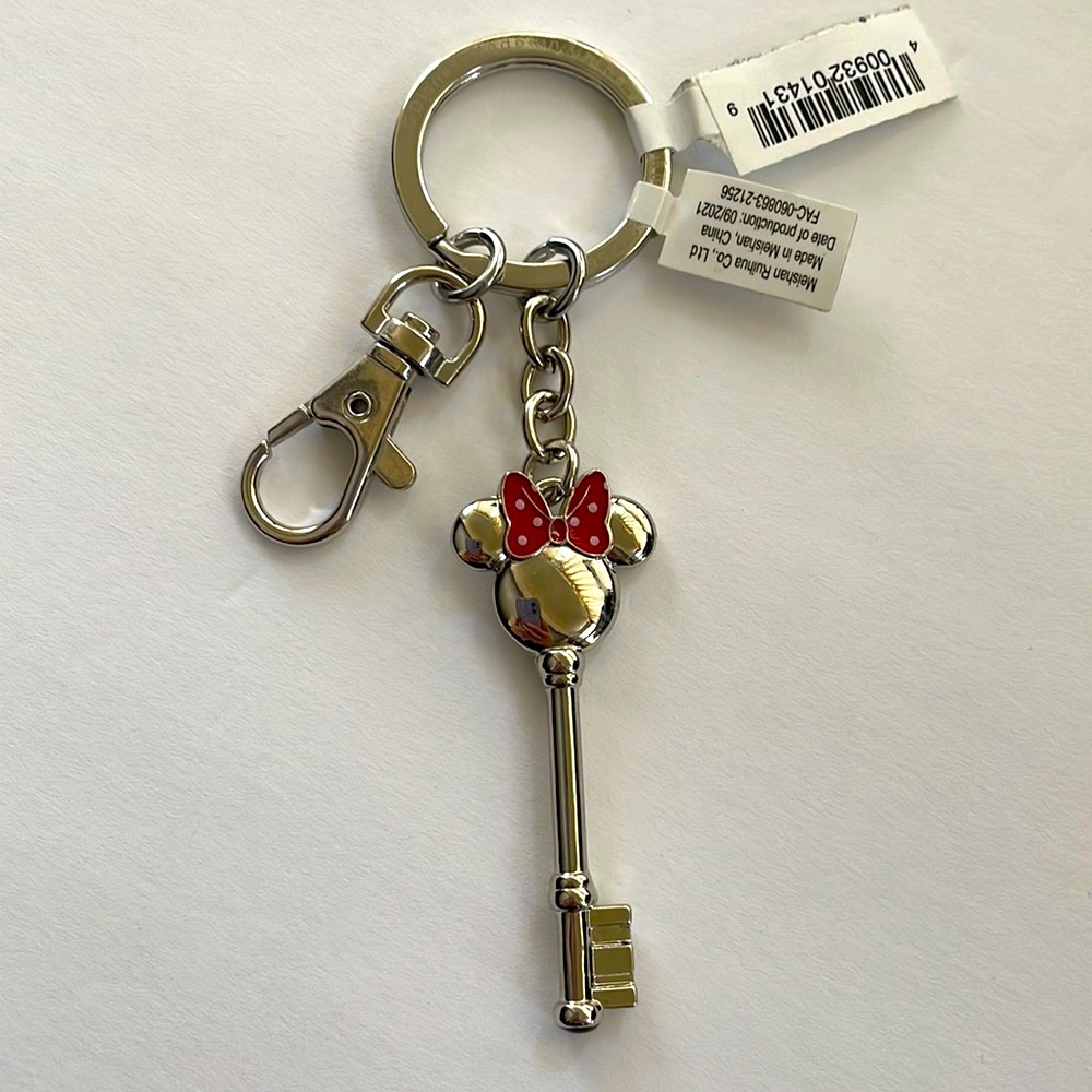 Disney Parks Minnie Mouse key shaped keychain bag charm NWT